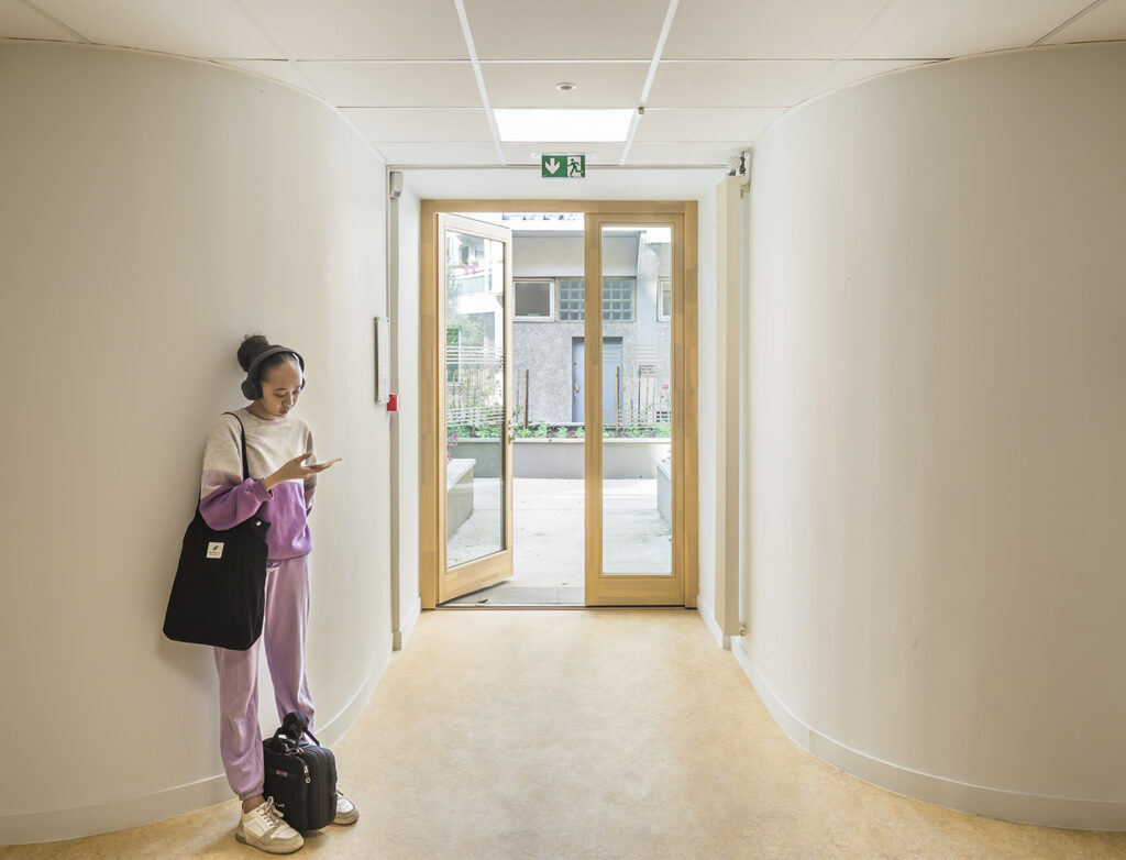 litotes_105_entree est