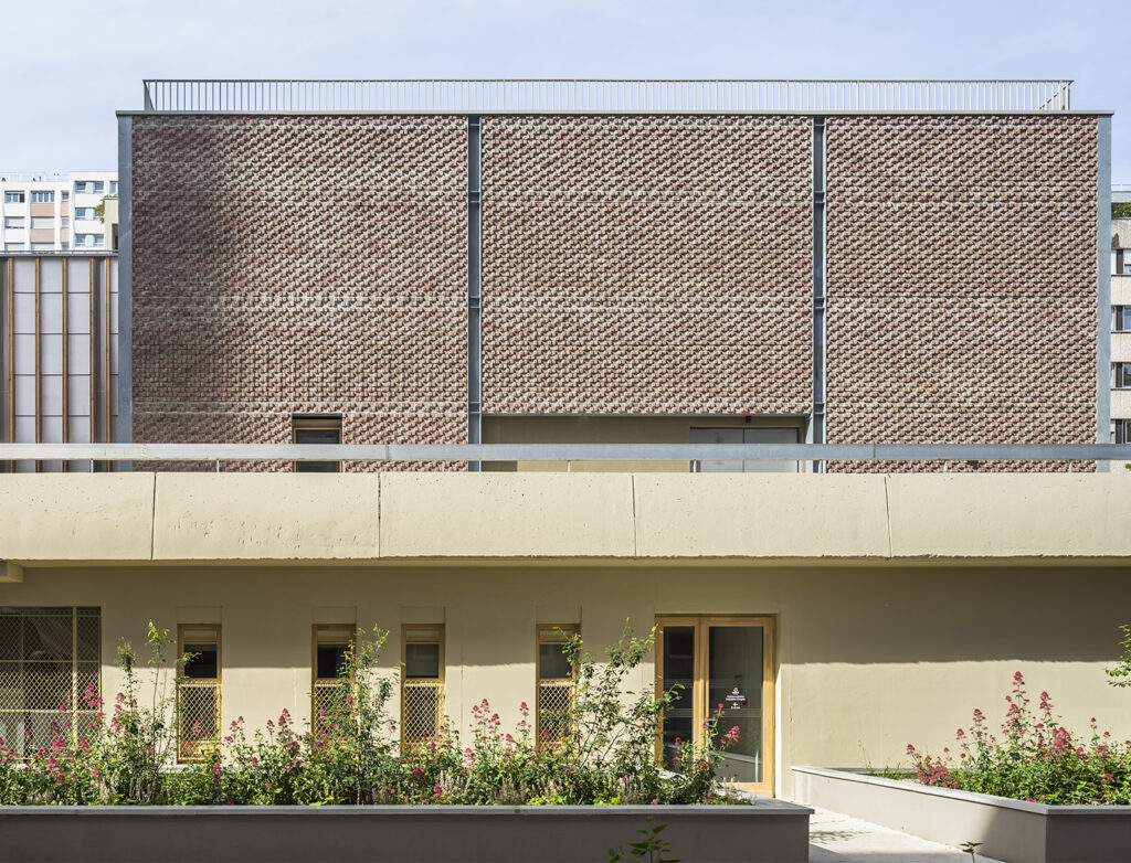 litotes_105_facade_est